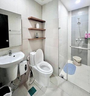 Shared Dormitory, 1 Bedroom, Accessible, Smoking | Bathroom - Room-relax Stay at One Madison Tower (Iloilo)