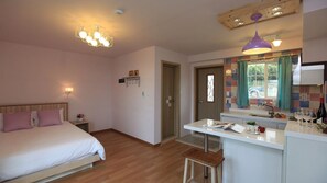 1 bedroom, free WiFi - Jeju Olle Provence Pension (Jeju City)