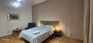 Basic Apartment - Comfortable 2BR Apt Near Vienna Center (Vienna)