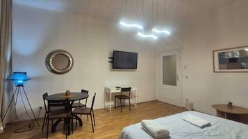 Departamento básico | Tabla de planchar con plancha y wifi gratis