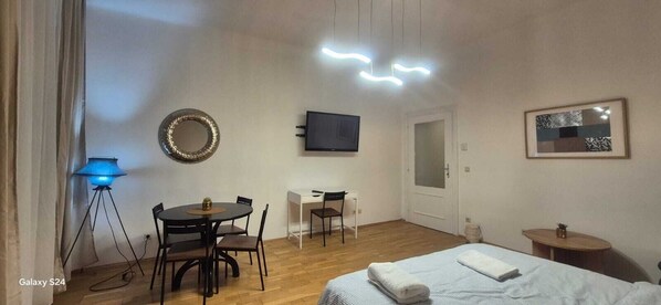 مكواة/لوح كي وواي فاي مجانًا