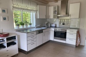 Fridge, microwave, oven, stovetop - Smutje Modern retreat (Zingst)
