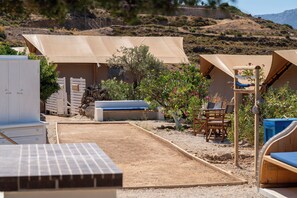 تناول الطعام بالخارج