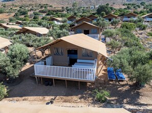 المنشأة من الخارج