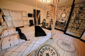 Iron/ironing board, WiFi, bed sheets - 15-person group gîte with spa, large terrace and indoor games room (Thuillières)