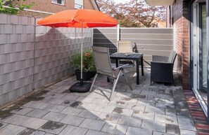 Outdoor dining - Dream Apartment 1 Comfortable holiday residence (Norddeich)