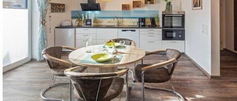 تناول الطعام