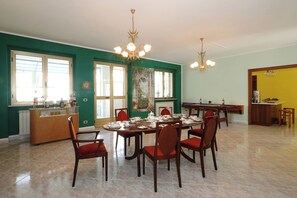 Biệt thự, 5 phòng ngủ, hút thuốc, hồ bơi riêng | Phòng ăn