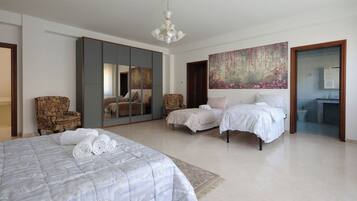 Villa, 5 Schlafzimmer, Raucher, eigener Pool