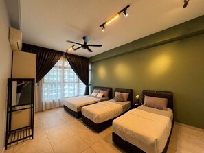 Iron/ironing board, WiFi - Perfect 2-bedroom apartment with AC in peaceful Melaka (melaka)