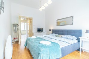 Basic Apartment | Iron/ironing board, free WiFi - Stylish 1BR Apartment In Vienna Center (Vienna)