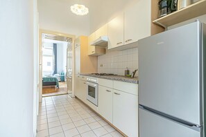Basic Apartment | Private kitchen | Fridge, oven, stovetop, electric kettle - Stylish 1BR Apartment In Vienna Center (Vienna)