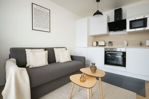 Studiolejlighed | Privat køkken | Ovn, kogeplade, køkkentøj/tallerkener/redskaber