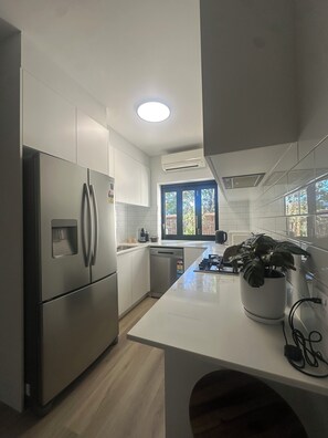 Ofen, Herdplatte, Geschirrspüler