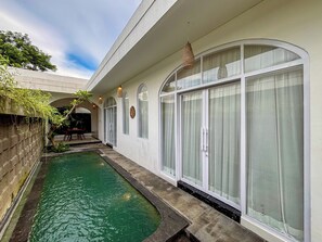 Villa - udsigt til pool | Privat pool