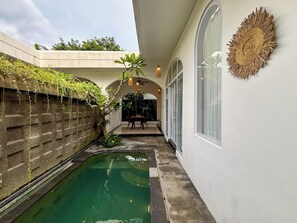 Villa - udsigt til pool | Privat pool