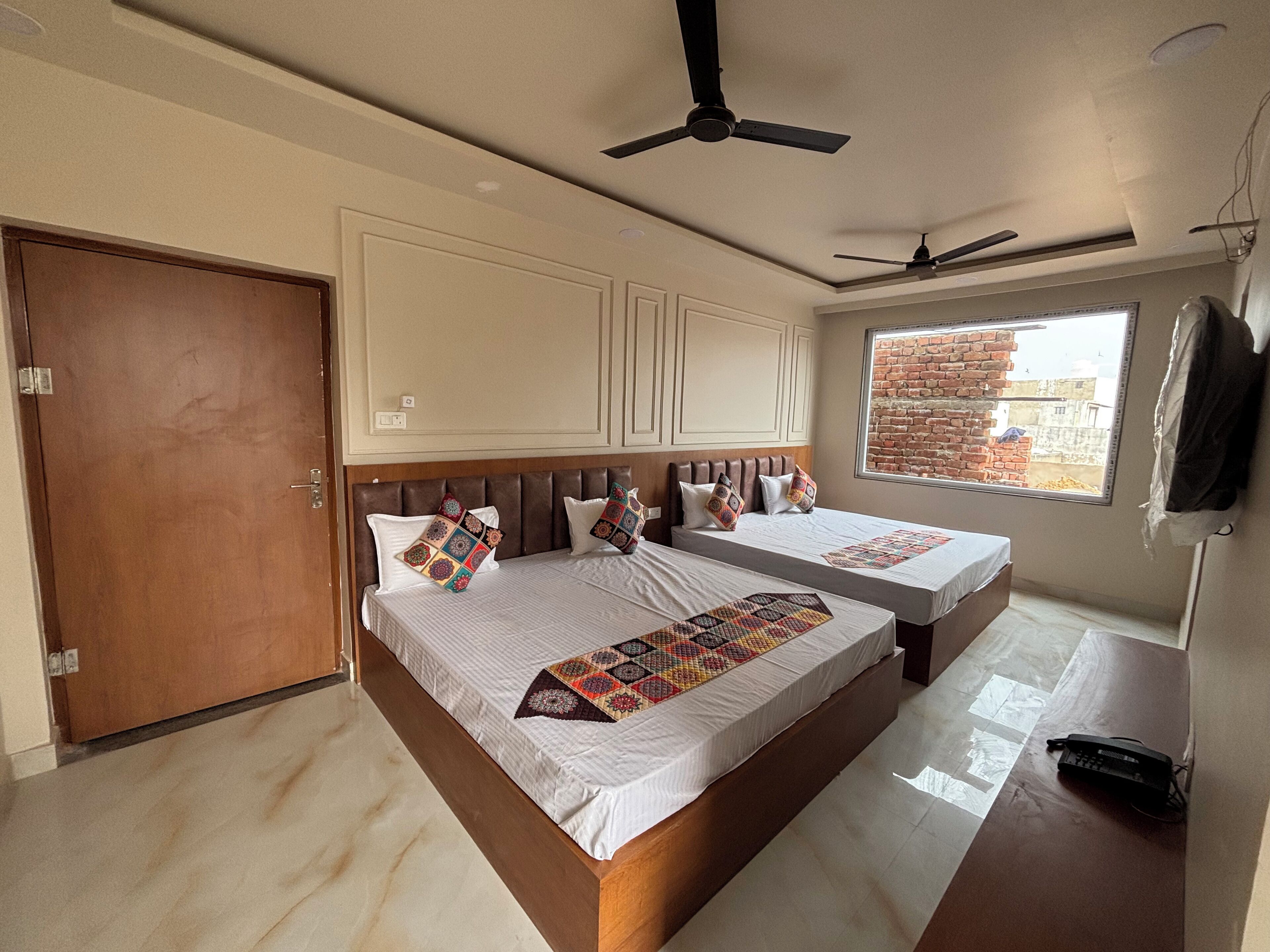 舒適雙人房 | 手提電腦工作空間、免費 Wi-Fi