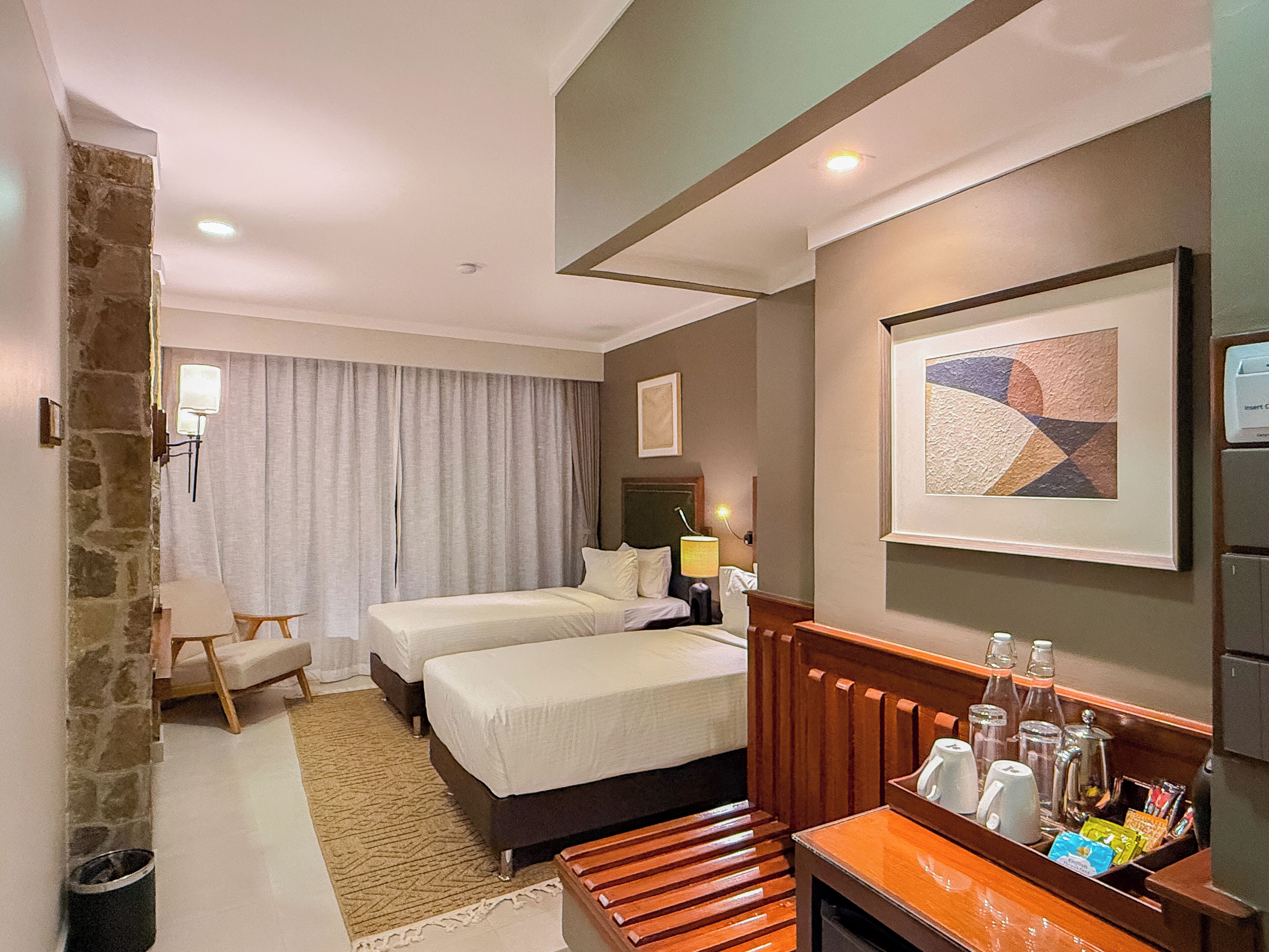 Phòng 2 giường đơn Deluxe, quang cảnh công viên | Két bảo mật tại phòng, bàn ủi/dụng cụ ủi quần áo 