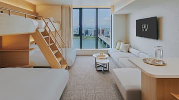 Bunk, Non Smoking | In-room safe, blackout drapes, free WiFi