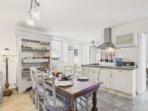 Dining - House for 7 with Garden – Very Quiet Neighborhood (Plouguerneau)