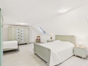 Iron/ironing board, free WiFi - House for 7 with Garden – Very Quiet Neighborhood (Plouguerneau)