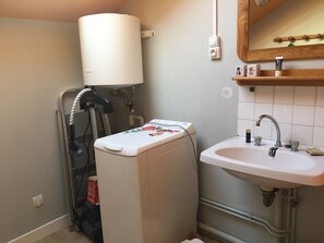 Bathroom - Studio in Saint Eusèbe 71210 (Saint Eusèbe)