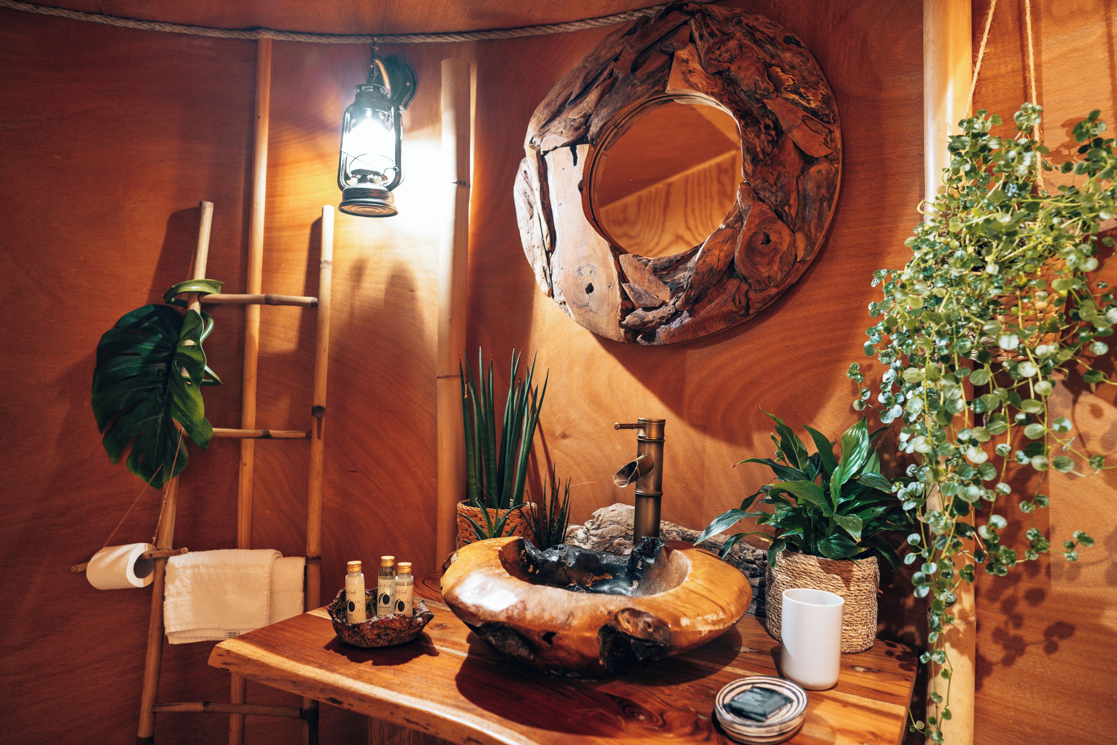 Tente Standard, vue colline | Salle de bain | Douche, articles de toilette gratuits, sèche-cheveux