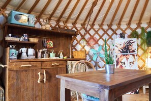 Deluxe Tent, Hill View | Private kitchen | Fridge, microwave, cookware/dishes/utensils - 2 Cuori e 1 Yurta Glamping in Toscana (Toscana)
