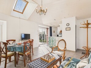 Dining - Perfect for 2 in the Countryside with Garden (Plouguerneau)