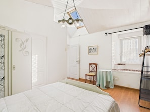 1 bedroom, iron/ironing board, free WiFi - Perfect for 2 in the Countryside with Garden (Plouguerneau)