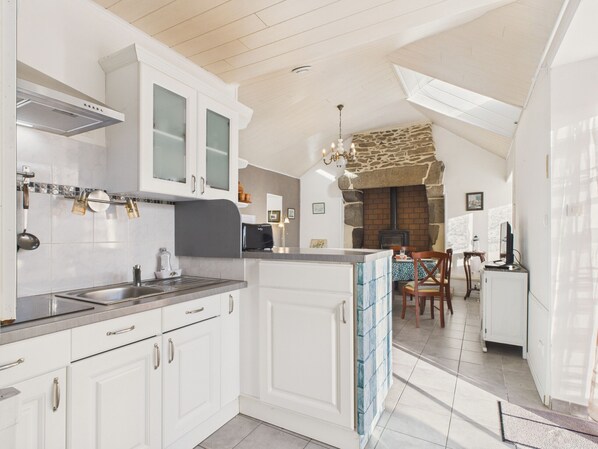 Fridge, microwave, oven, coffee/tea maker - Perfect for 2 in the Countryside with Garden (Plouguerneau)