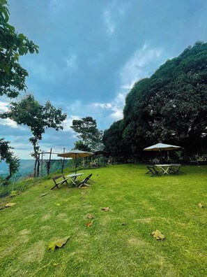 Property grounds - Cliffside Casita Family room at Thrill Playgrounds & Tipi Cafe (Libona)