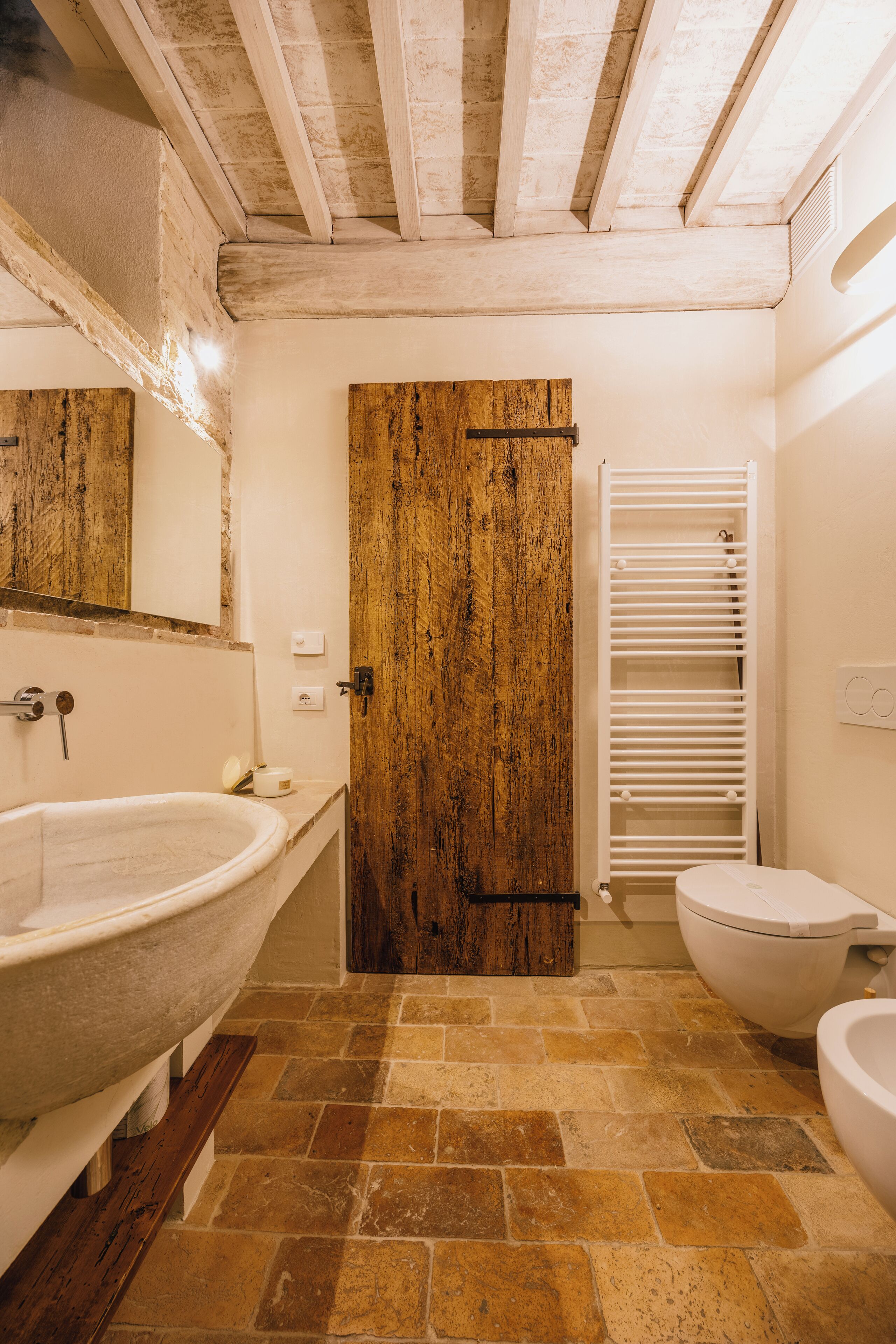 Dusche, Bidet, Handtücher, Seife