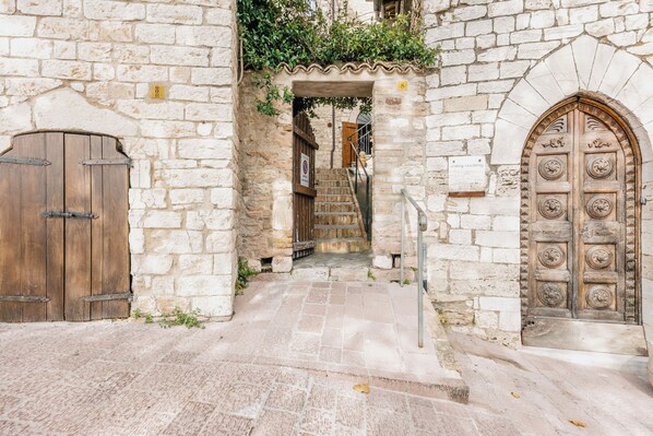 Exterior detail - BHR - La Dimora delle Rose (Assisi)