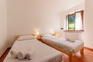 Iron/ironing board - CASA CRISTINA - Relaxation and skiing in La Thuile (La Thuile)