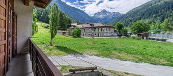 CASA CRISTINA - Relaxation and skiing in La Thuile