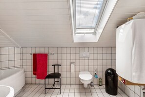 Shower, hair dryer, towels - Apartment Teckblick with Wi-Fi (Kirchheim unter Teck)
