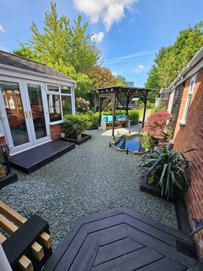 Terrace/patio - Double room with separate private kitchen (Shrewsbury)