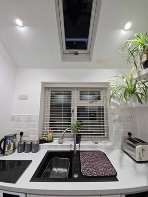 Private kitchen - Double room with separate private kitchen (Shrewsbury)