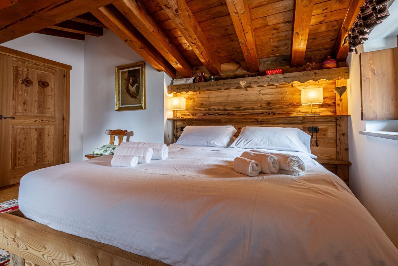 3 chambres, fer et planche à repasser