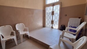 Interior - Executive King-Size Bed Room In Akpakpa Cotonou Benin (Cotonou)