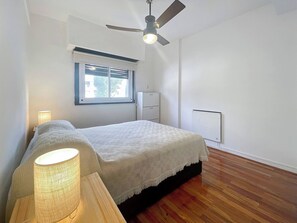 2 bedrooms, internet, bed sheets