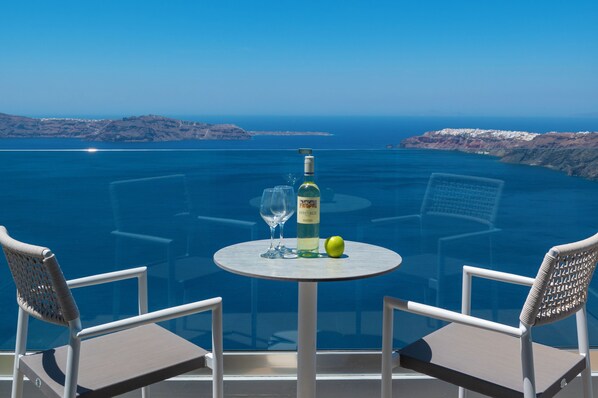 Classic Double or Twin Room, Sea View | In-room safe, iron/ironing board, free WiFi - Gizis Cliffside Suites (Santorini)