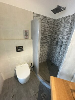 Classic Double or Twin Room, Sea View | Bathroom - Gizis Cliffside Suites (Santorini)