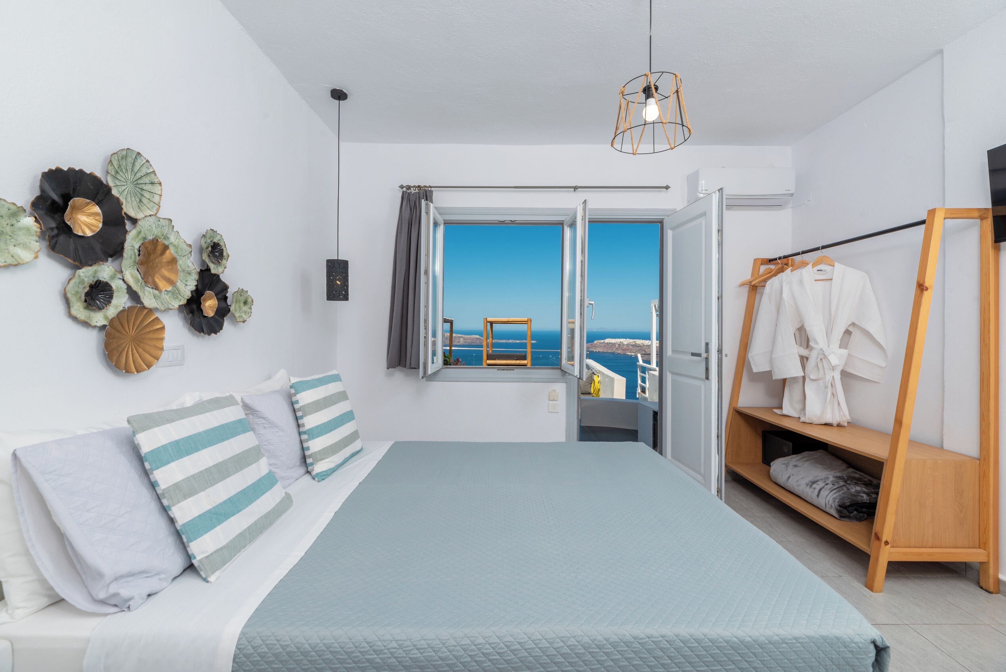 In-room safe, soundproofing, iron/ironing board, free WiFi