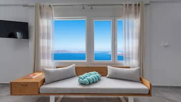 Panoramic-Suite, Meerblick | Zimmersafe, schallisolierte Zimmer, Bügeleisen/Bügelbrett