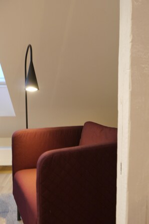 Exclusive Single Room, City View | Blackout curtains, iron/ironing board, free WiFi - Privatzimmer Schoenfelder (Düsseldorf)