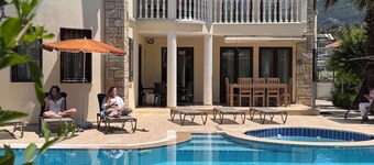 Villa Turaman Dalyan: Large 4-Bedroom House, Pool, Jacuzzi, Garden. Sleeps 10