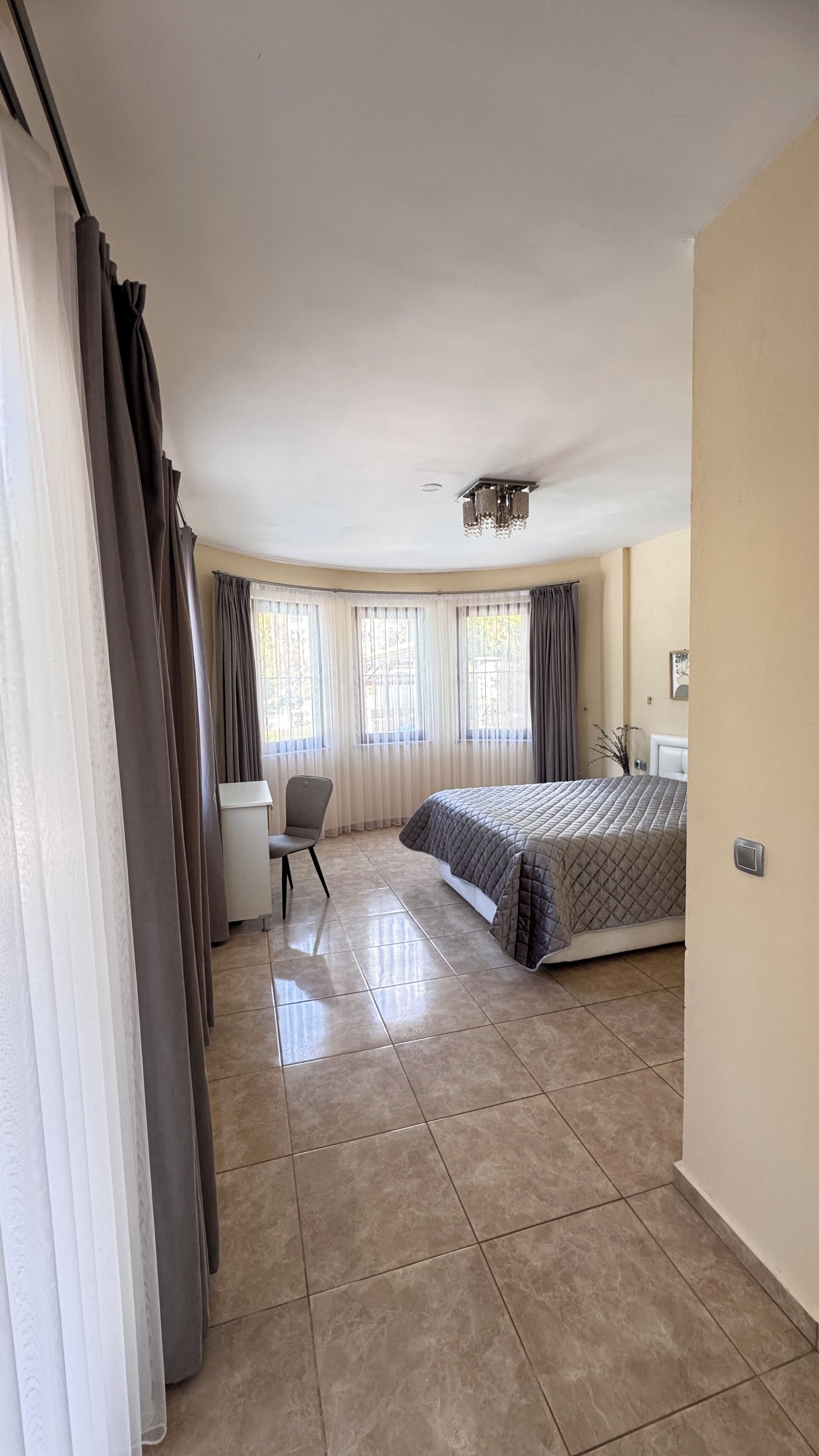 4 soverom, strykejern/-brett, wi-fi og sengetøy