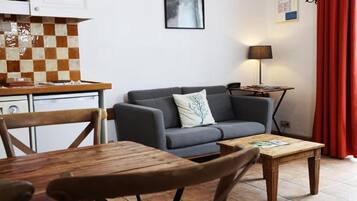 Apartment, 2 Bedrooms, Garden View